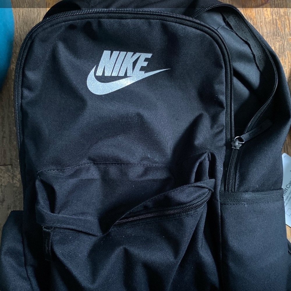 black Nike bookbag sliver Nike logo
